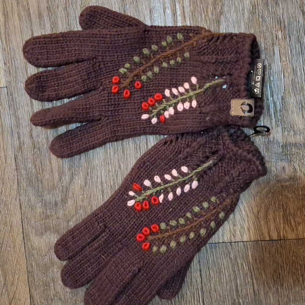 True Religion Wool Cashmere Blend Knitted Gloves. Never Worn.